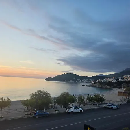 Prinos Hotel Himarë