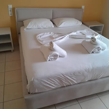Hotel Prinos *