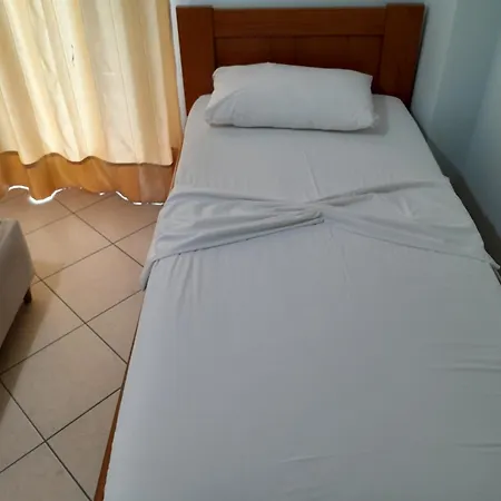 Hotel Prinos *