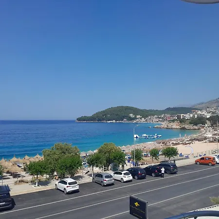 Hotel Prinos *