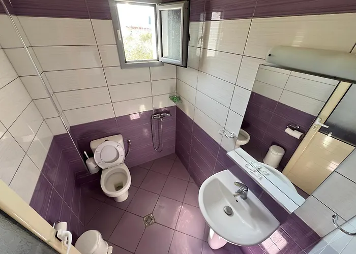 Prinos Hotel Himare